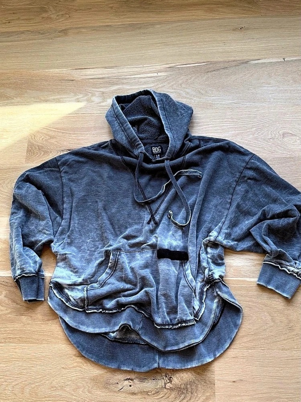 BDG Pullover Hoodie in Gray Size Large